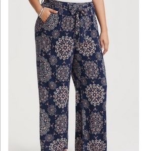 NWT Torrid Sz 3 Navy Mandala Wide Leg Pants